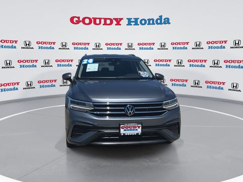 Used 2024 Volkswagen Tiguan SE AWD/4WD image 3
