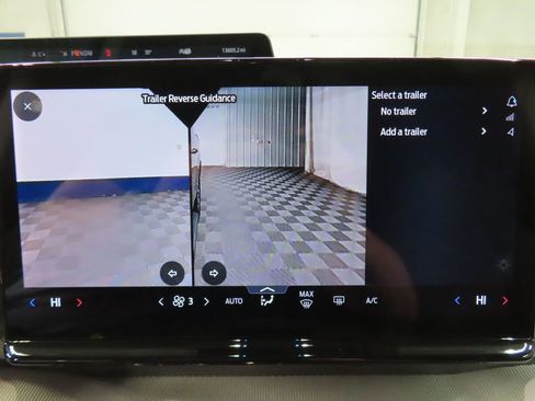 Used 2025 Ford Expedition Max Active image 24