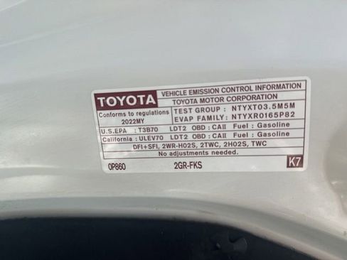 Used 2022 Toyota Highlander XLE FWD image 35