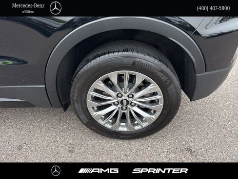 Used 2024 Cadillac XT4 Premium Luxury w/ Active Safety Package image 10