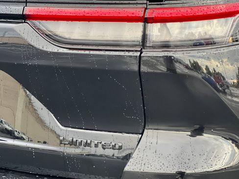 New 2025 Jeep Grand Cherokee Limited w/ Luxury Tech Group II image 7