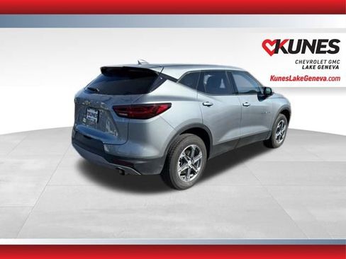 Used 2025 Chevrolet Blazer LT image 3