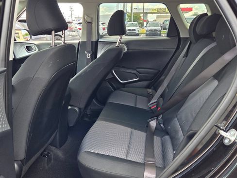 Used 2025 Kia Soul LX w/ LX Technology Package FWD image 6