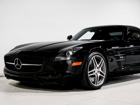 Used 2012 Mercedes-Benz SLS AMG Roadster image 27