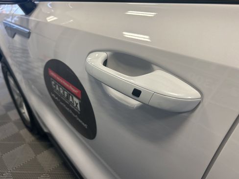 Used 2025 Kia Sorento LX image 9