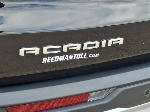 Used 2025 GMC Acadia Elevation FWD image 32