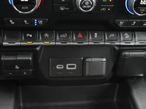Used 2021 Chevrolet Silverado 1500 LTZ w/ Z71 Off-Road Package AWD/4WD image 32