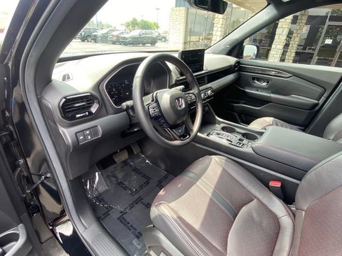 Used 2025 Honda Pilot Black Edition image 21
