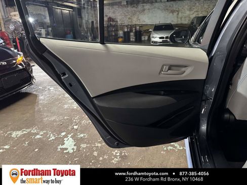 Used 2025 Toyota Corolla LE FWD image 11