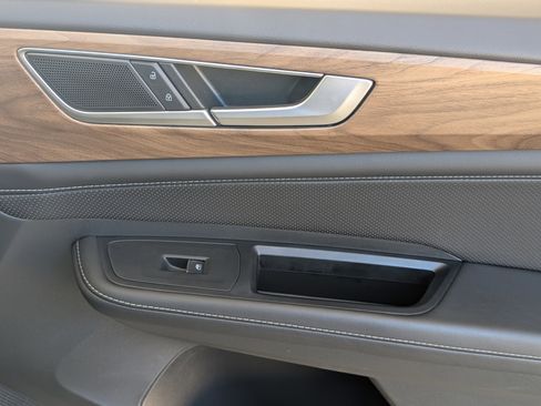 Used 2024 Volkswagen Atlas SE image 24