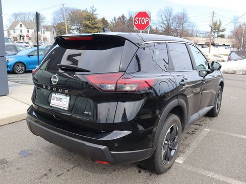 Certified 2025 Nissan Rogue SV AWD/4WD image 6