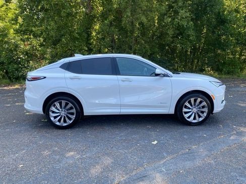 New 2025 Buick Envista Avenir image 8