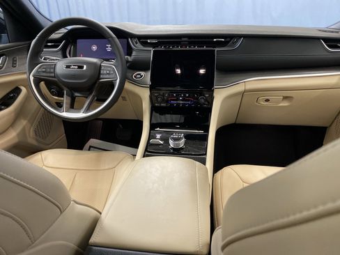 Certified 2024 Jeep Grand Cherokee Limited w/ Luxury Tech Group II image 41