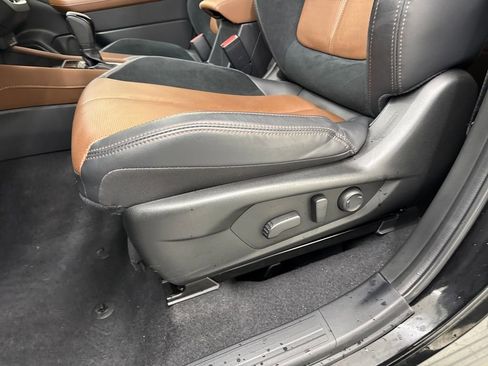 Used 2025 Subaru Forester Touring w/ Touring Package image 12