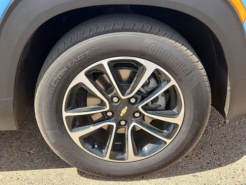 Used 2024 Chevrolet TrailBlazer LT w/ LT Cold Weather Package FWD image 7