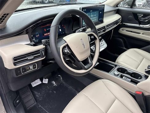 New 2026 Lincoln Corsair Premiere image 24