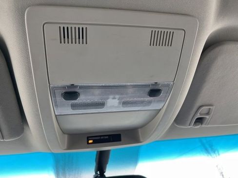 Used 2011 Chevrolet Suburban LT image 29