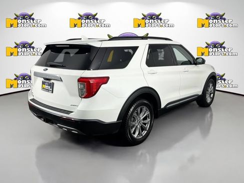 Used 2023 Ford Explorer XLT AWD/4WD image 5
