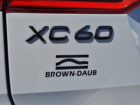 New 2026 Volvo XC60 T8 Ultra w/ Protection Package Premier AWD/4WD image 19