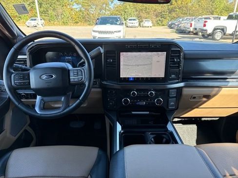 Used 2023 Ford F250 Lariat w/ Black Appearance Package image 12