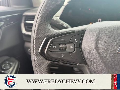 Used 2025 Chevrolet TrailBlazer LT AWD/4WD image 41