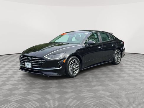 Used 2022 Hyundai Sonata Limited w/ Cargo Package FWD image 3