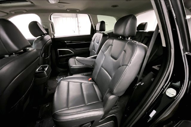 Used 2025 Kia Telluride S AWD/4WD image 24