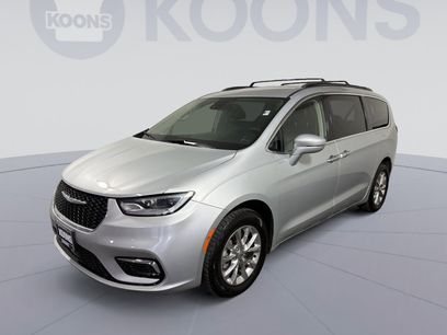 Used 2022 Chrysler Pacifica Touring-L