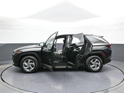 Used 2023 Hyundai Tucson SE image 42