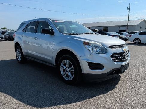 Used 2016 Chevrolet Equinox LS FWD image 2