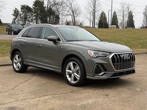 Used 2023 Audi Q3 2.0T Premium w/ Convenience Package image 7