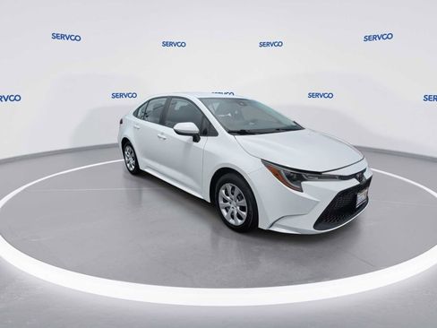 Used 2022 Toyota Corolla LE FWD image 3