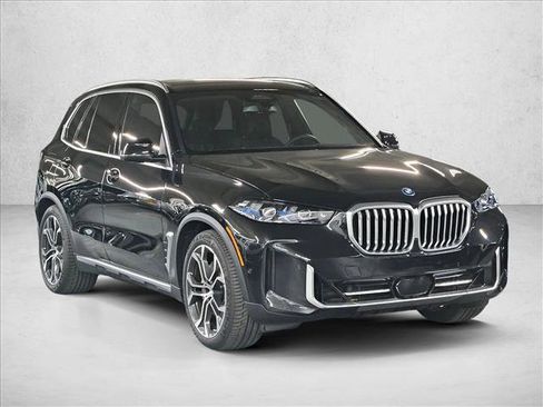 New 2026 BMW X5 xDrive50e w/ Premium Package image 3