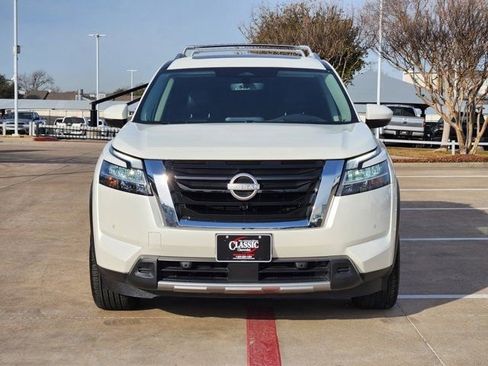 Used 2024 Nissan Pathfinder Platinum w/ Cargo Package image 10