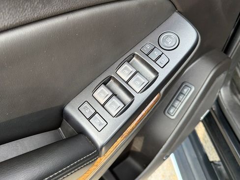 Used 2015 GMC Yukon Denali w/ Premium Package image 13