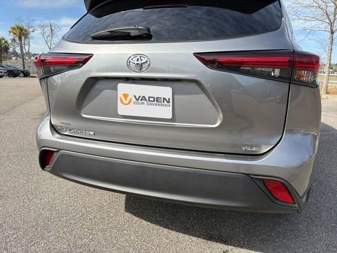 Used 2025 Toyota Highlander XLE image 10