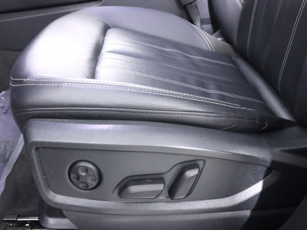 Used 2021 Audi Q5 2.0T Premium Plus w/ Premium Plus Package AWD/4WD image 28