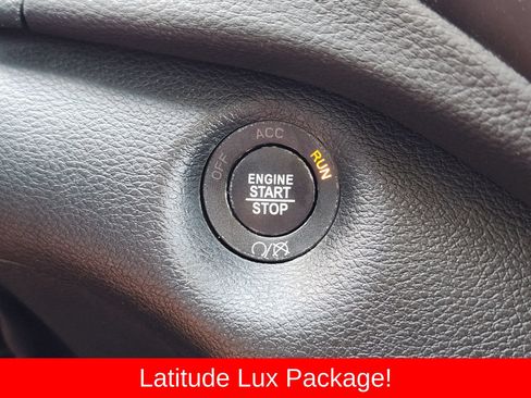 Used 2021 Jeep Cherokee Latitude Lux w/ Comfort/Convenience Group AWD/4WD image 30