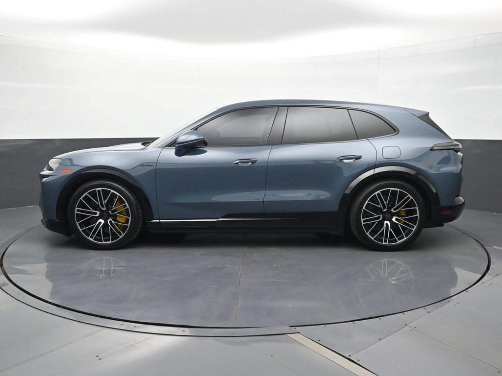 Certified 2026 Porsche Cayenne Turbo AWD/4WD image 2