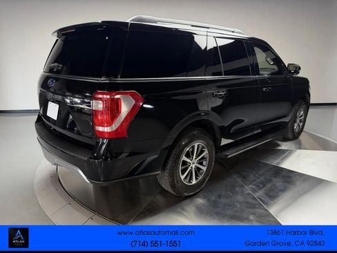 Used 2019 Ford Expedition XLT w/ Equipment Group 201A AWD/4WD image 2