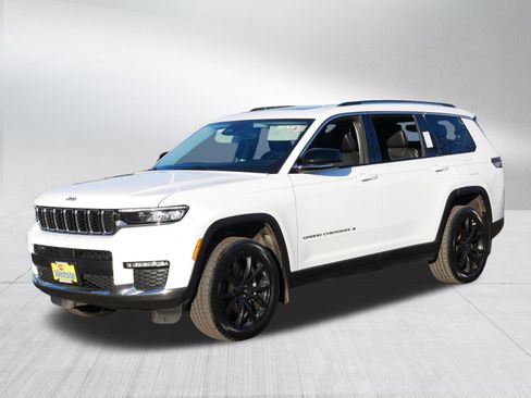Used 2022 Jeep Grand Cherokee L Limited w/ MOPAR Finishing Package image 3