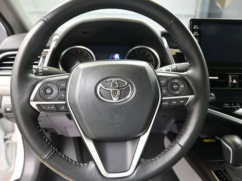 Used 2023 Toyota Camry XLE image 23