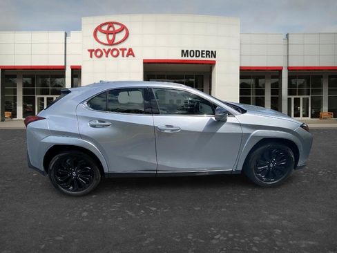 Used 2025 Lexus UX 300h FWD image 4