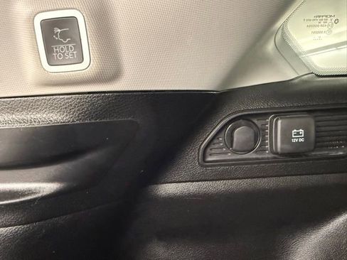 Used 2022 Jeep Grand Cherokee Limited image 37