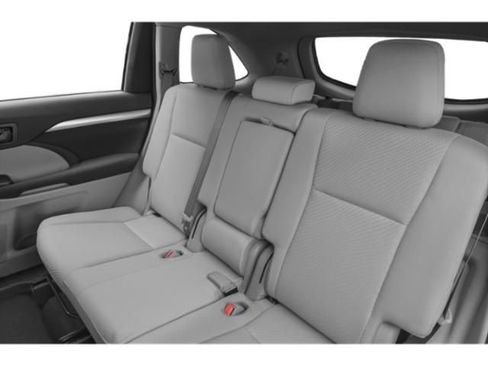 Used 2019 Toyota Highlander LE FWD image 13