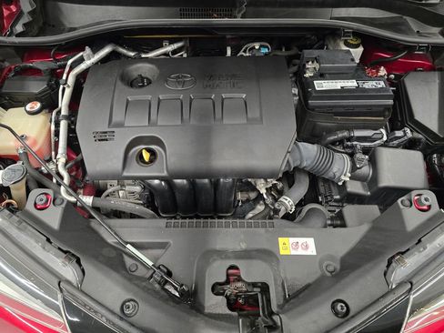 Used 2019 Toyota C-HR XLE image 11