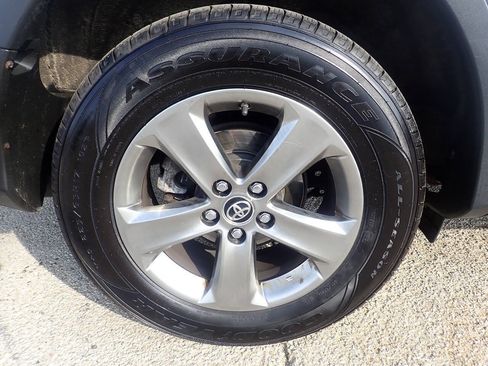 Used 2015 Toyota RAV4 XLE AWD/4WD image 29