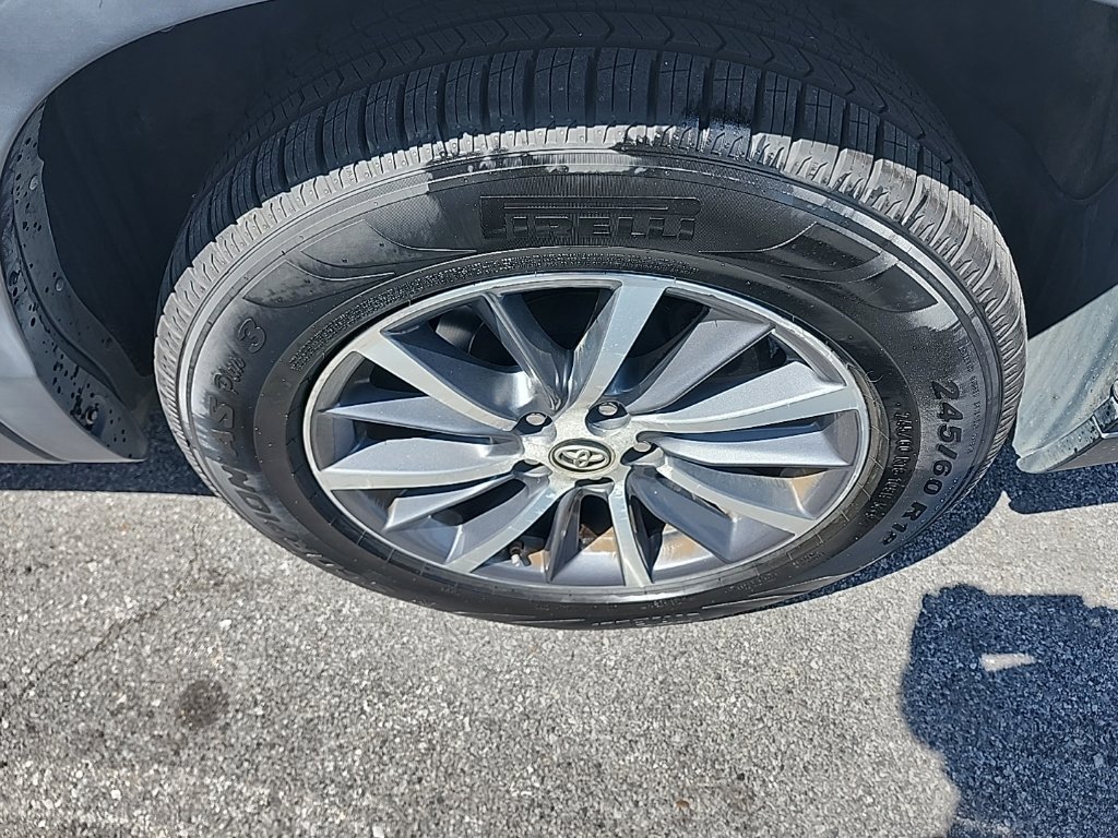 Used 2019 Toyota Highlander XLE FWD image 9