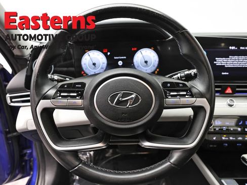 Used 2023 Hyundai Elantra Limited w/ Preferred Accessory Package image 10