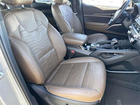 Used 2022 Kia Telluride SX w/ SX Prestige Package image 11